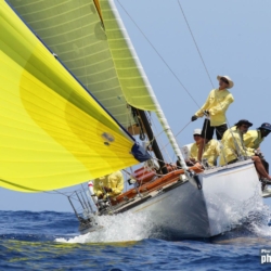 Antigua Classic Yacht Regatta | Serious racing, laid-back Antiguan ...